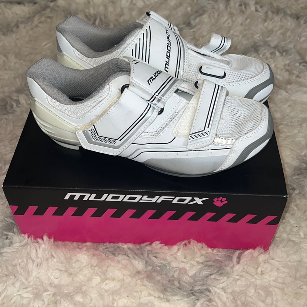 MuddyFox Women’s Cycling Shoes Size 7.5 Velcro with Hardware